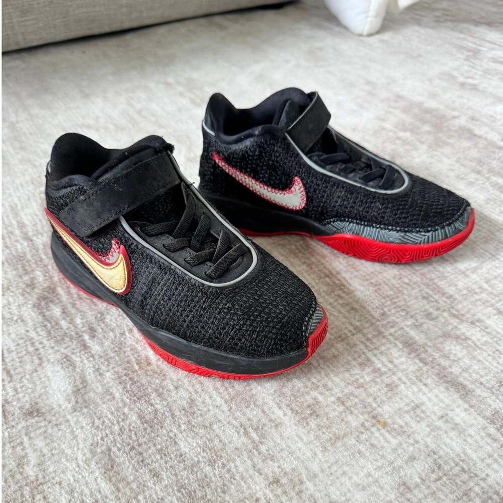 Nike LeBron XX Trinity Black Gold Red Basketball Shoes Little Boys 13C Low Top